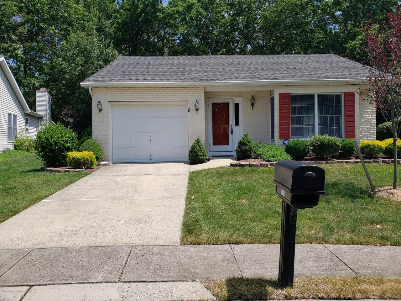 1516 Alpen Lane - Photo 1