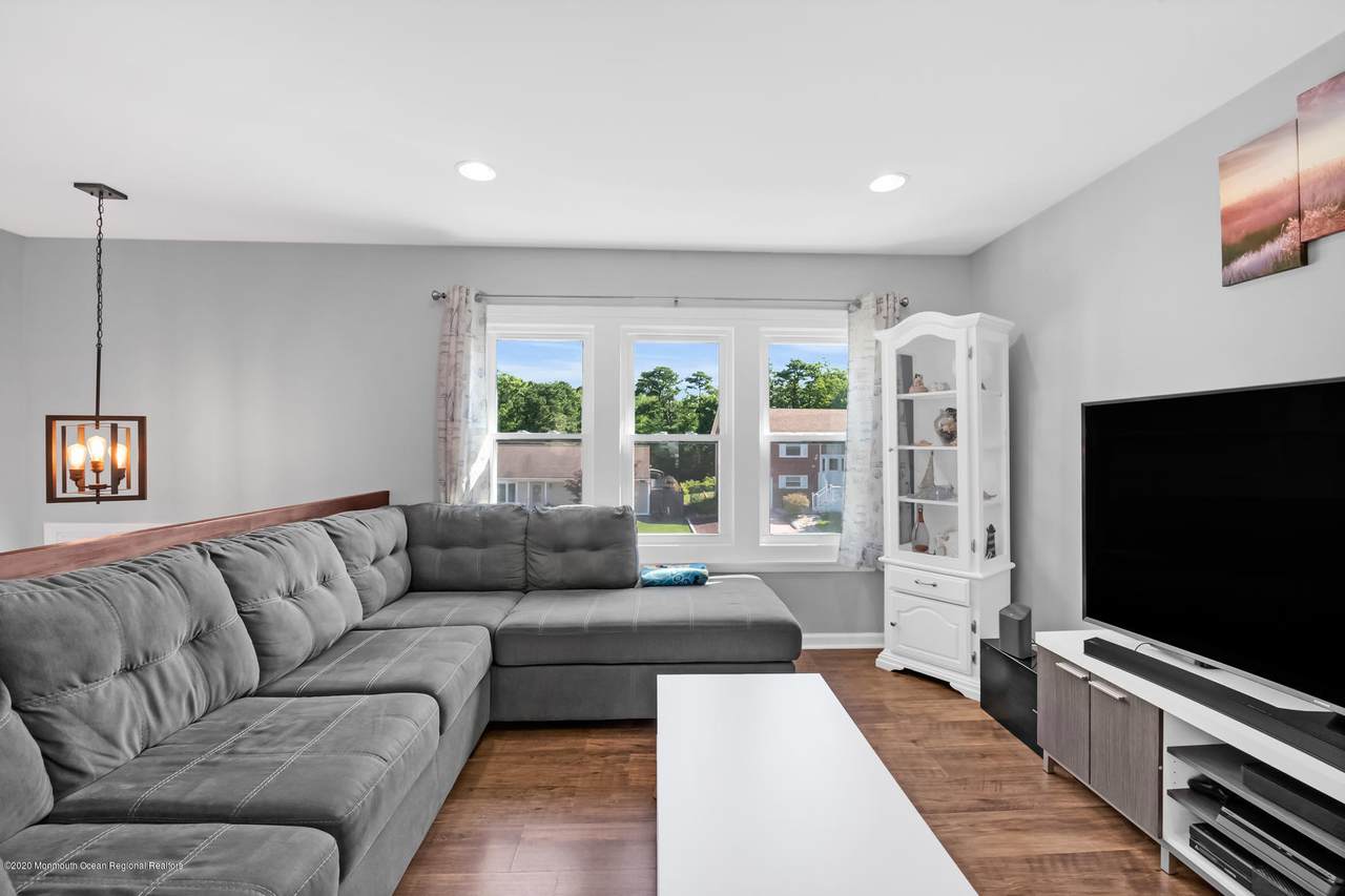31 Starboard Avenue - Photo 1