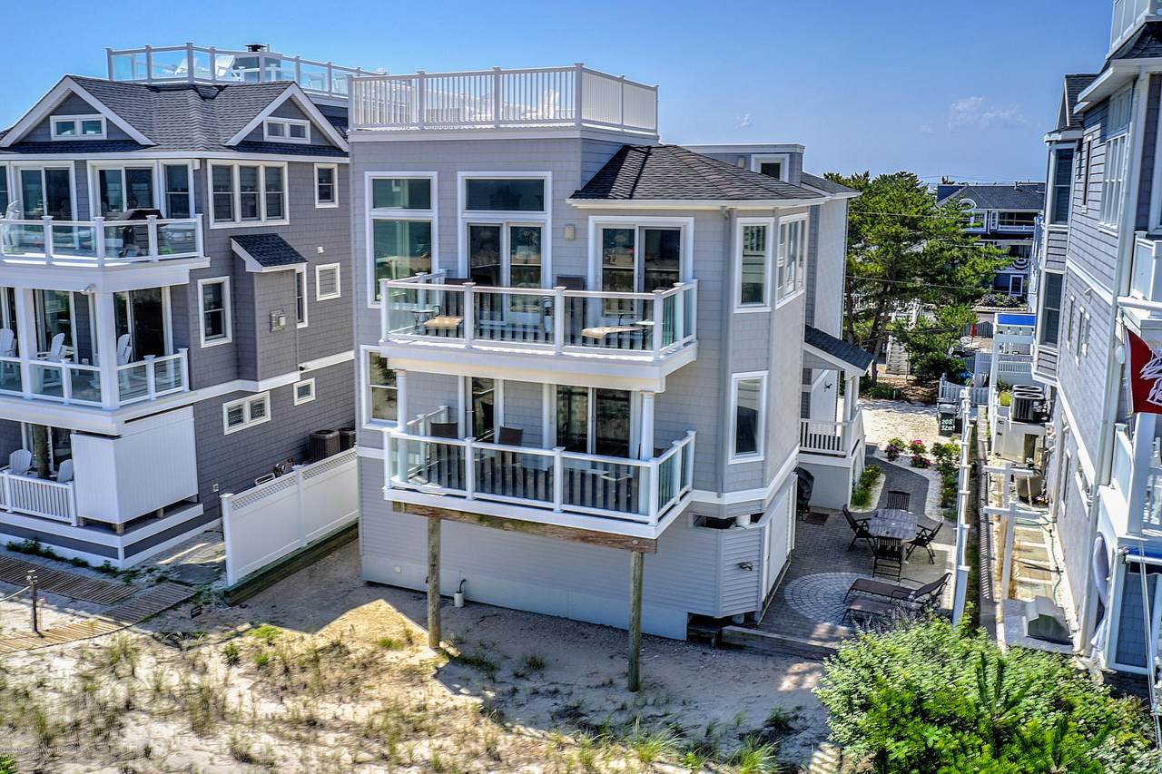 208 South 32nd Street - Photo 1