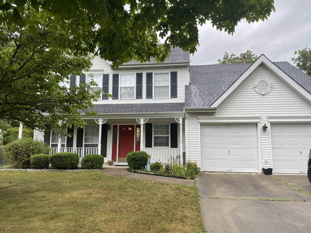 44 Hickory Circle - Photo 1
