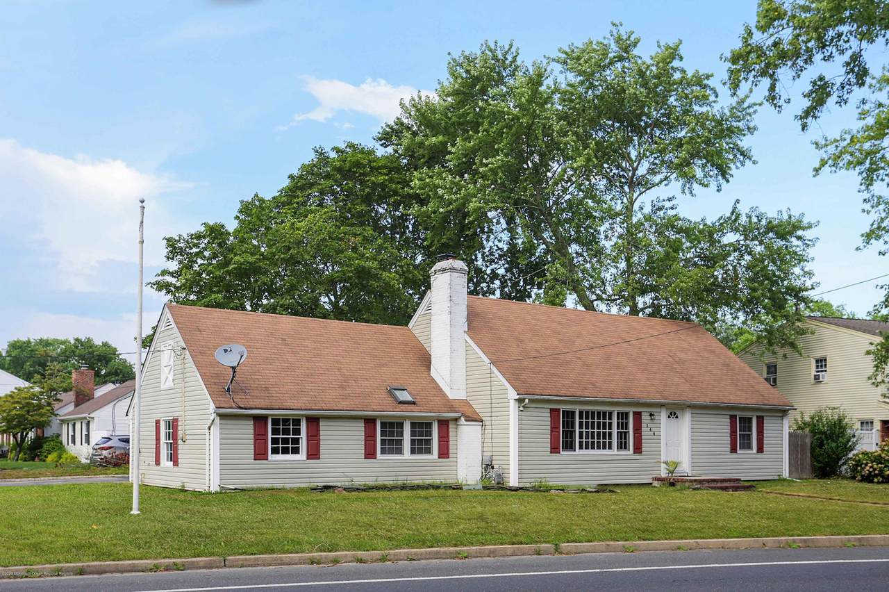 144 Princeton Avenue - Photo 1