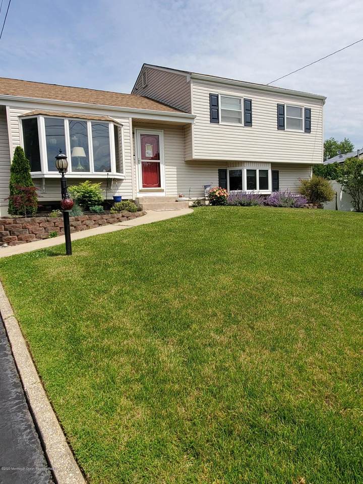 4 Dorothy Drive - Photo 1