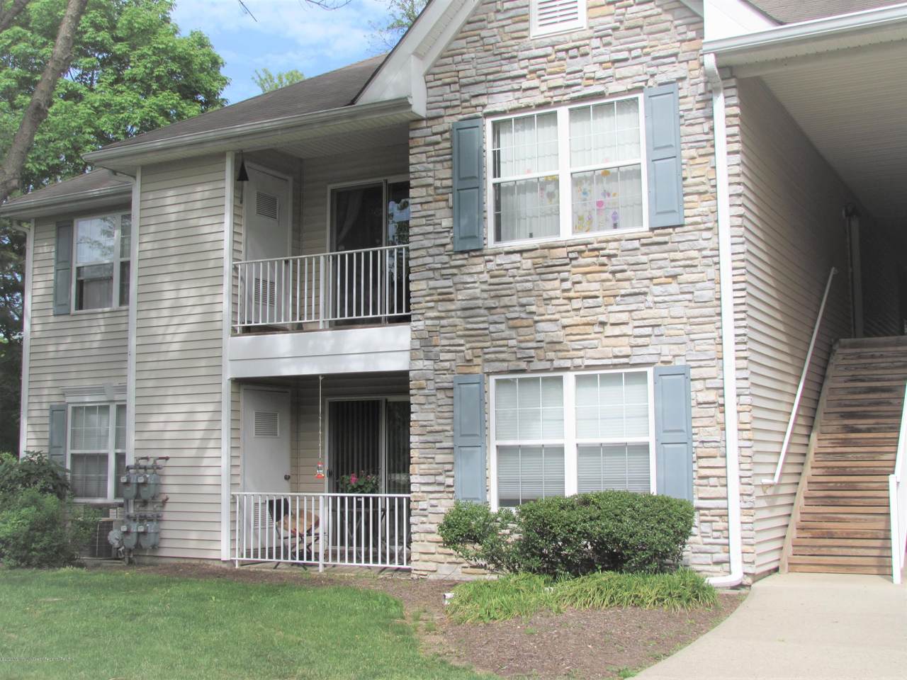 832 Wedgewood Circle - Photo 1