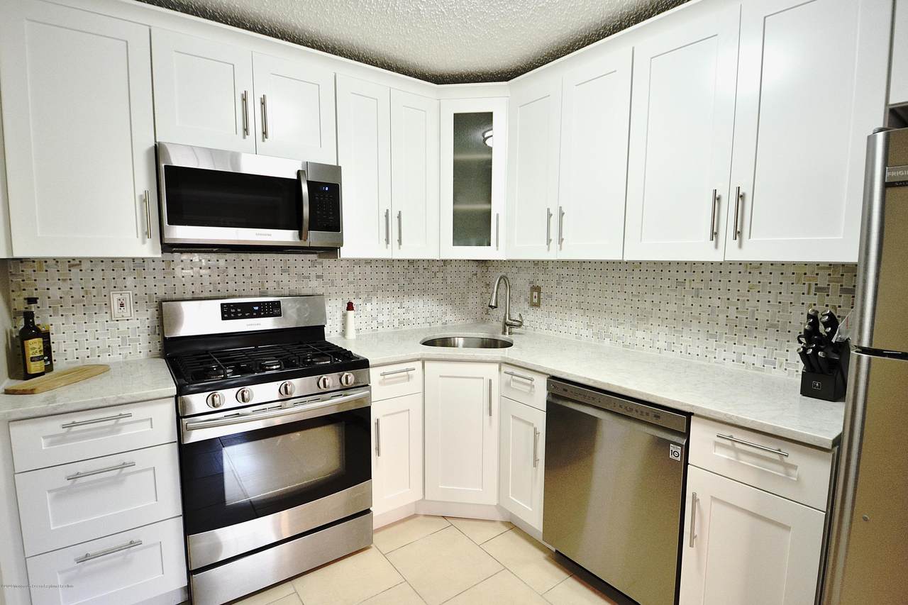 1605 Dahlia Court - Photo 1
