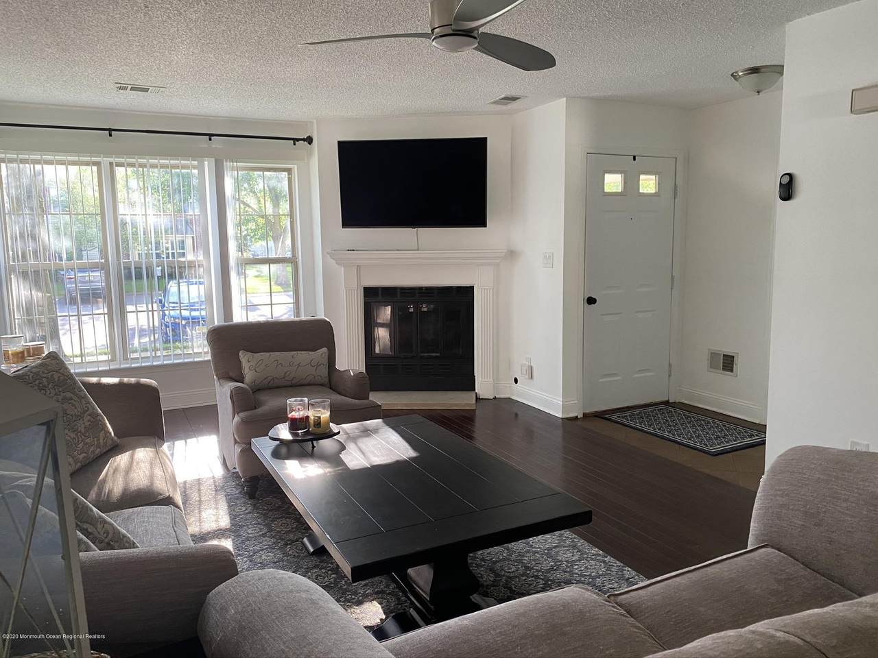 11 Stuart Drive - Photo 1