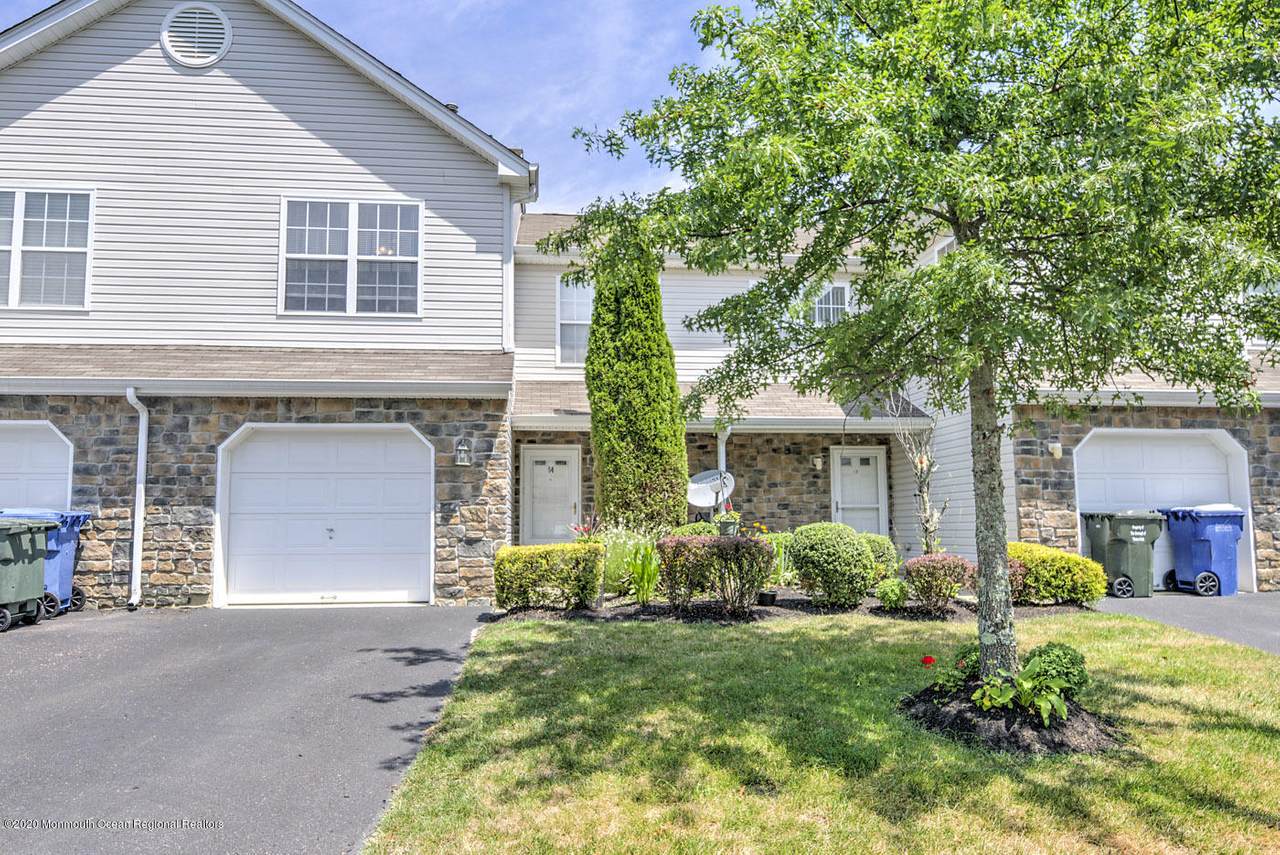 54 Hawthorne Drive - Photo 1