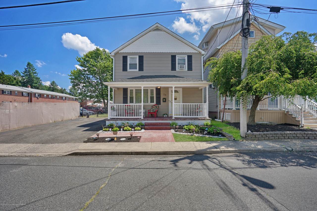 25 8th Street - Photo 1