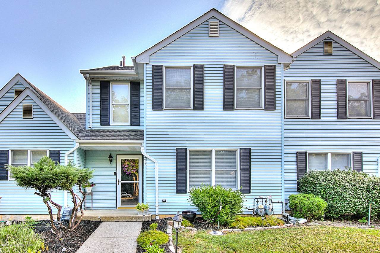 217 Harbourtown Boulevard - Photo 1