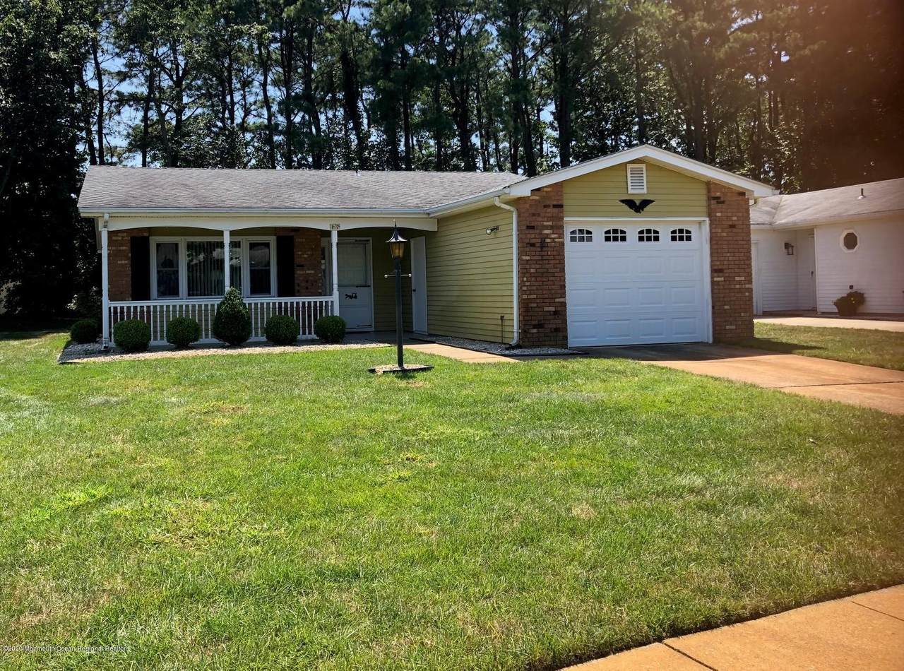 17 Lance Drive - Photo 1