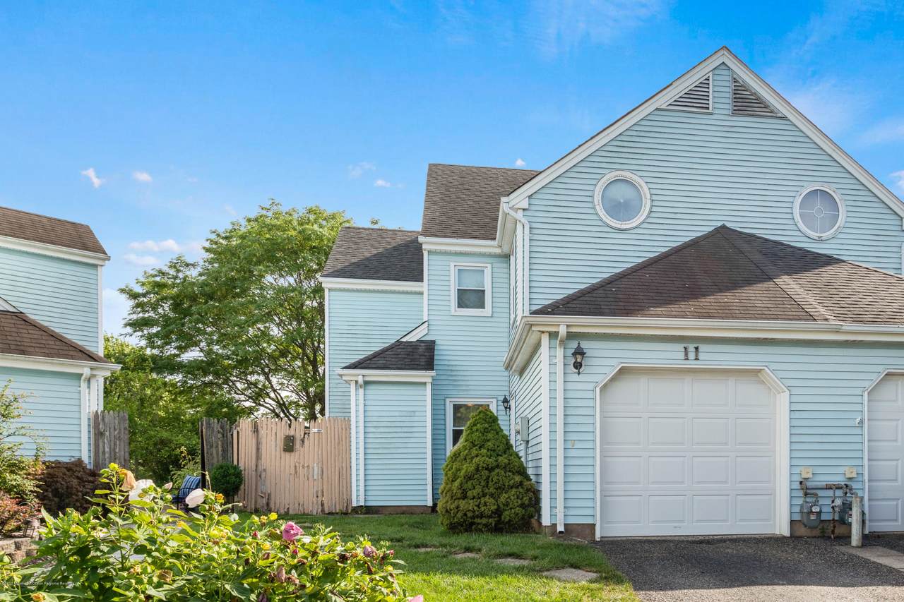 11 Irving Court - Photo 1