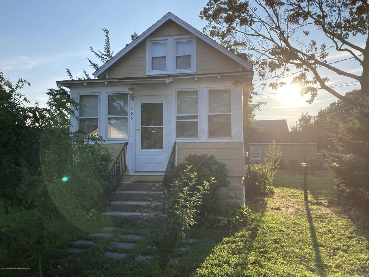 606 Asbury Avenue - Photo 1