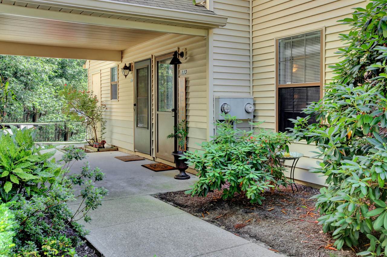 113 Whispering Oaks Way - Photo 1