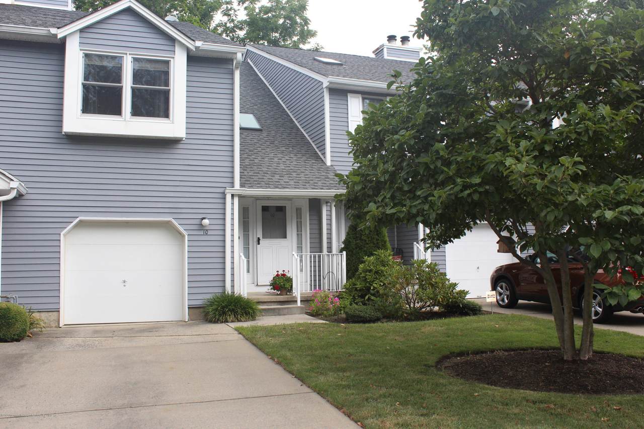 10 Essex Drive - Photo 1