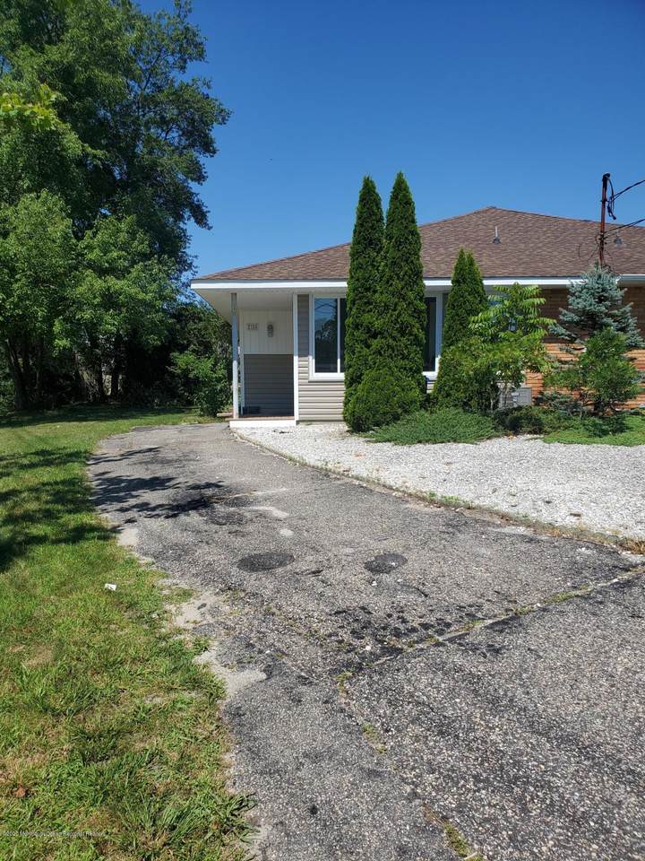 2306 Yorktowne Boulevard - Photo 1