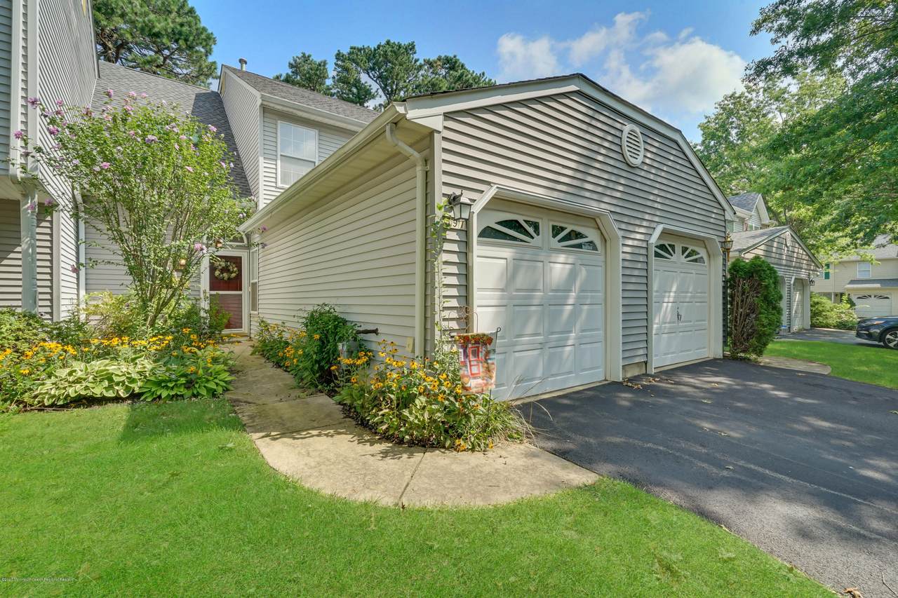 591 Patriots Way - Photo 1