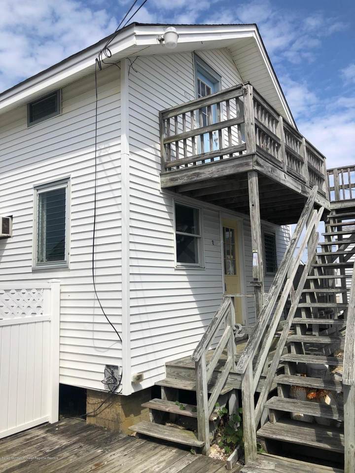 21A/B Shore Villa Road - Photo 1