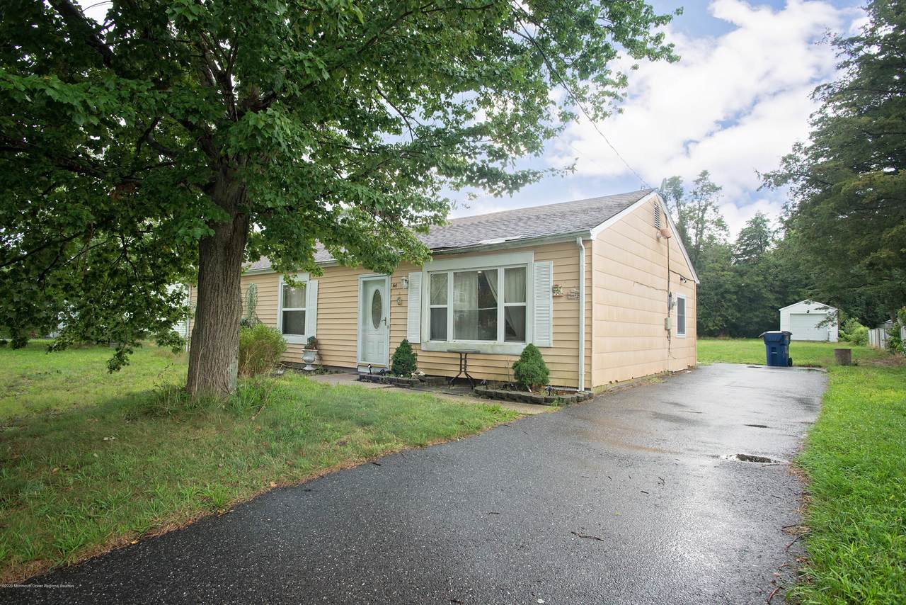 44 Lakeview Drive - Photo 1