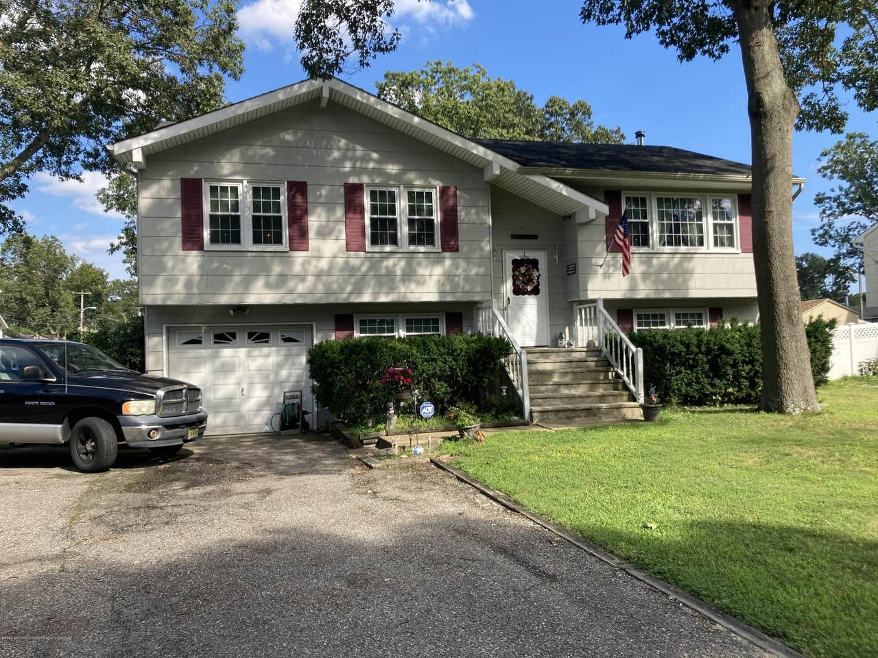 649 Huckleberry Lane - Photo 1