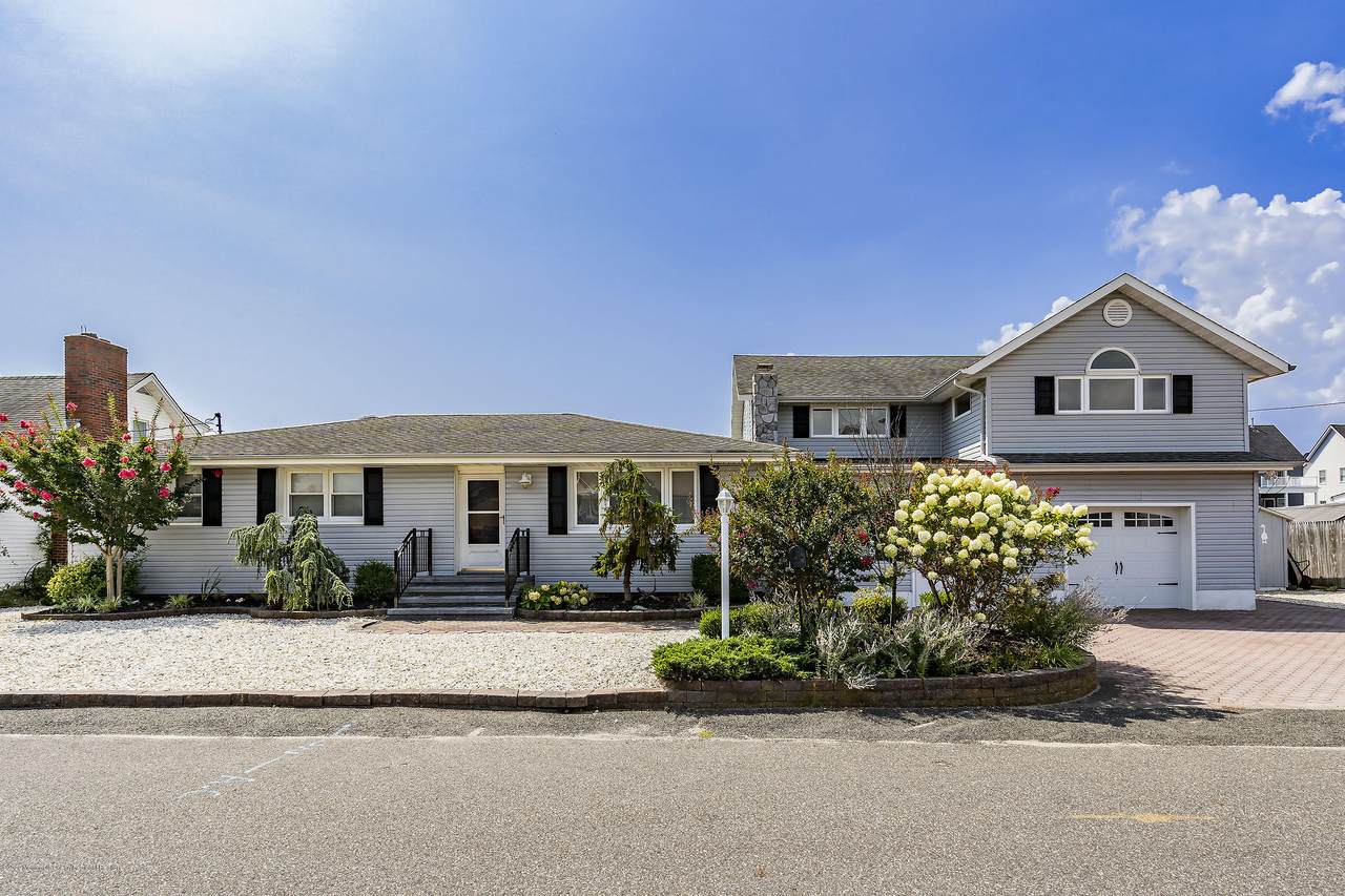 3431 Thistle Avenue - Photo 1