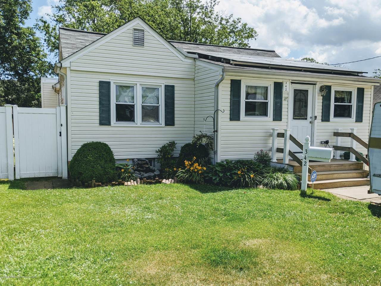 342 Woodbine Drive - Photo 1