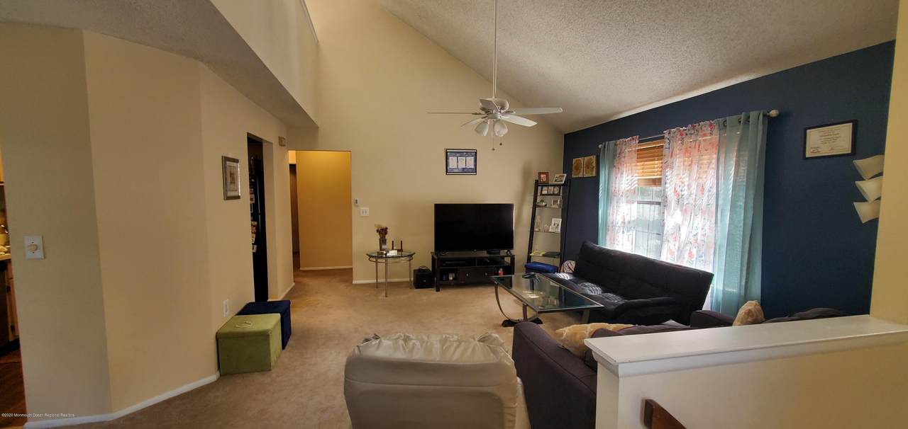 105 Larkspur Lane - Photo 1