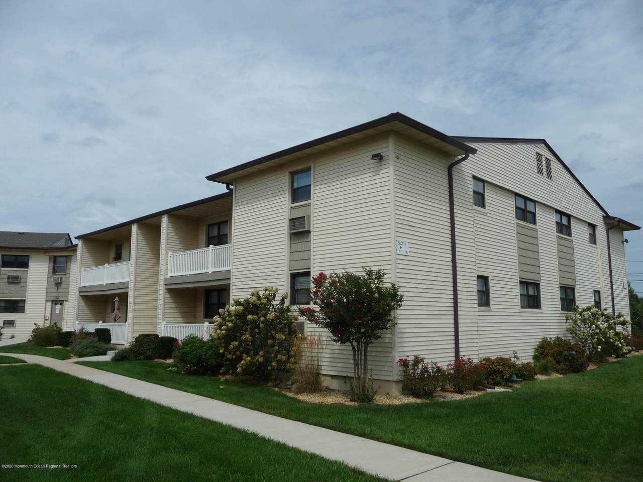 12 Wharfside Drive - Photo 1