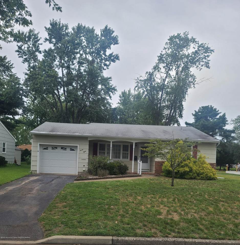 28 Edinburgh Drive - Photo 1