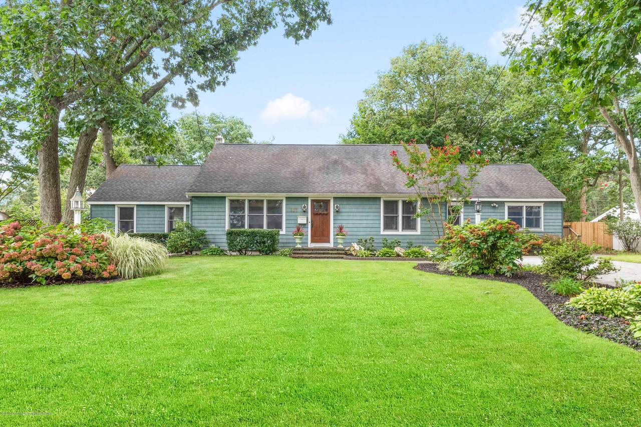527 Nicholas Road - Photo 1