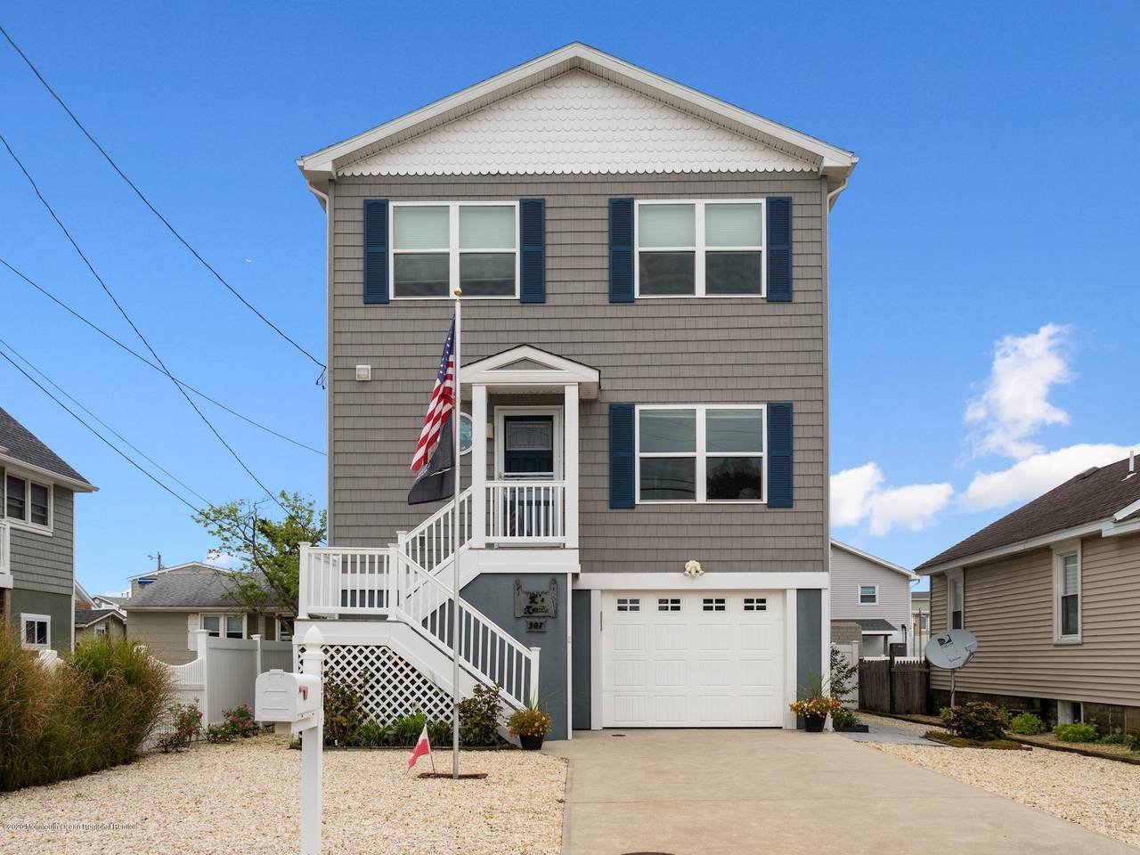 307 17th Street - Photo 1