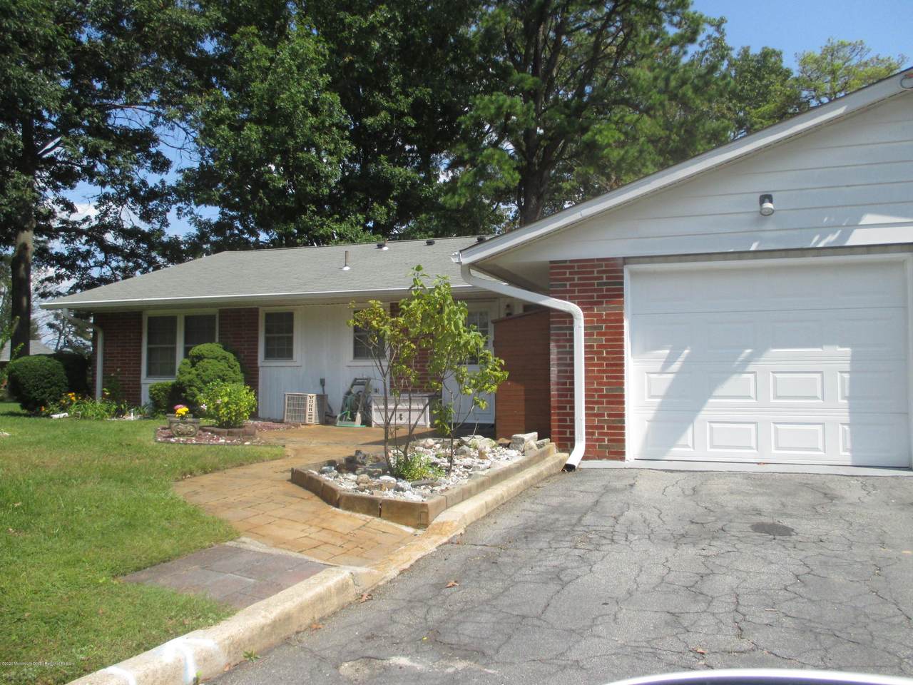 412B Chatham Court - Photo 1