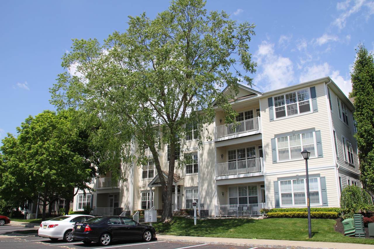 526 Saint Andrews Place - Photo 1