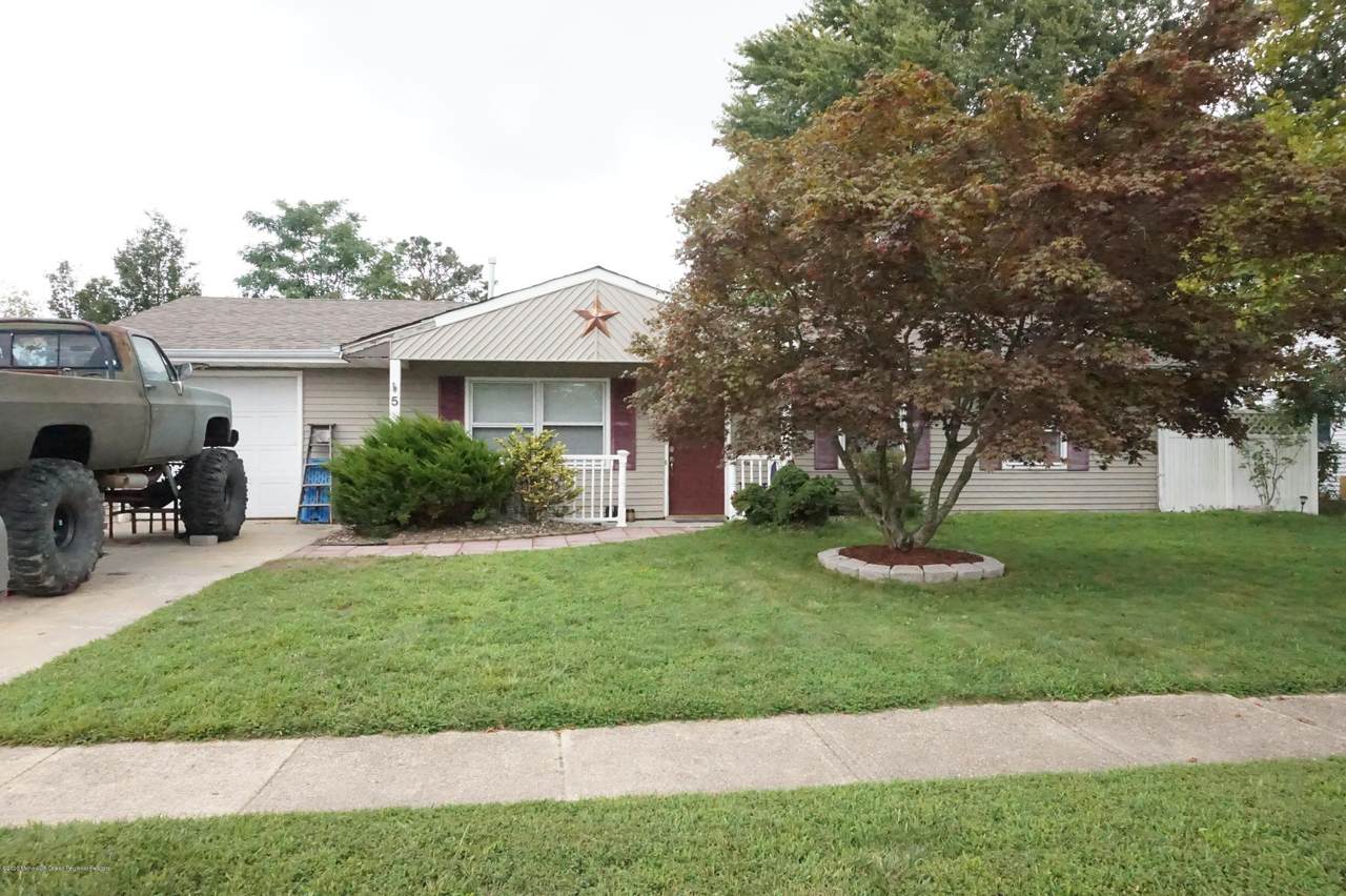 5 Roxbury Drive - Photo 1