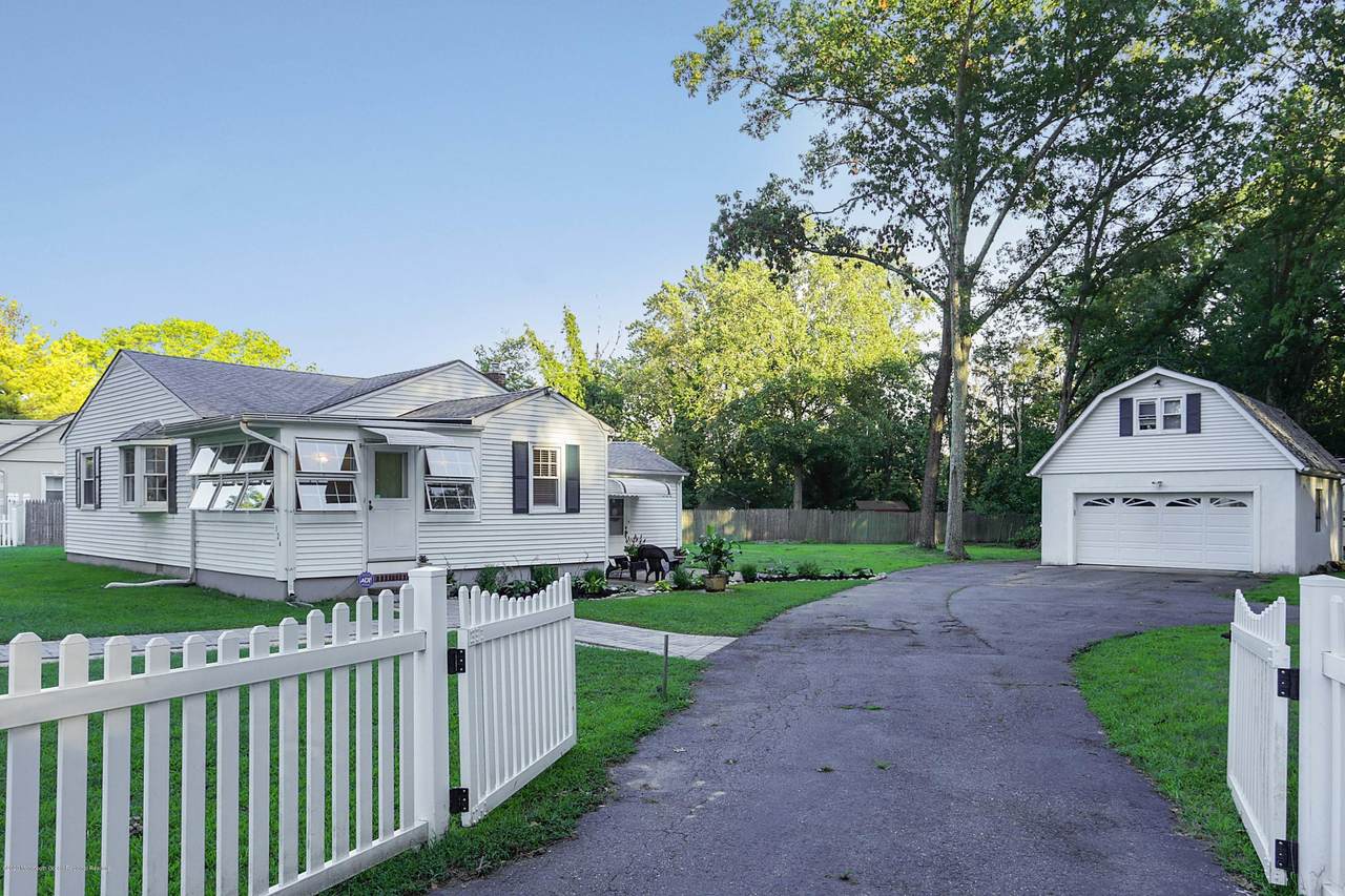 124 Locust Avenue - Photo 1