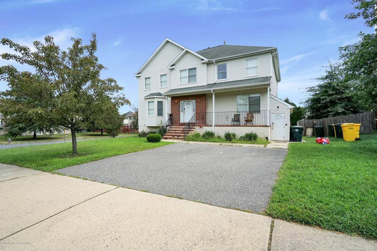 17 Freedom Drive - Photo 1