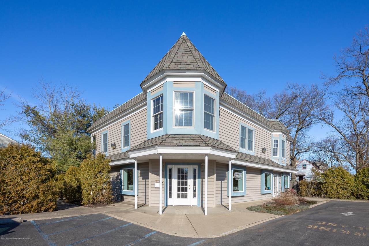 2425 Bridge Avenue - Photo 1