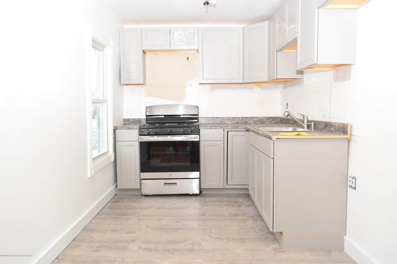 812 Main Street - Photo 1