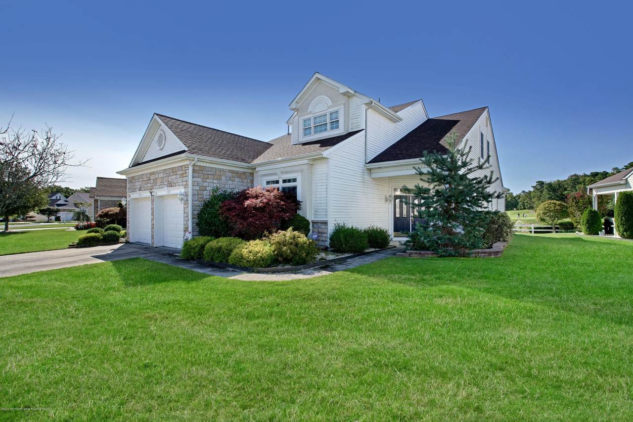 45 Spring Lake Boulevard - Photo 1