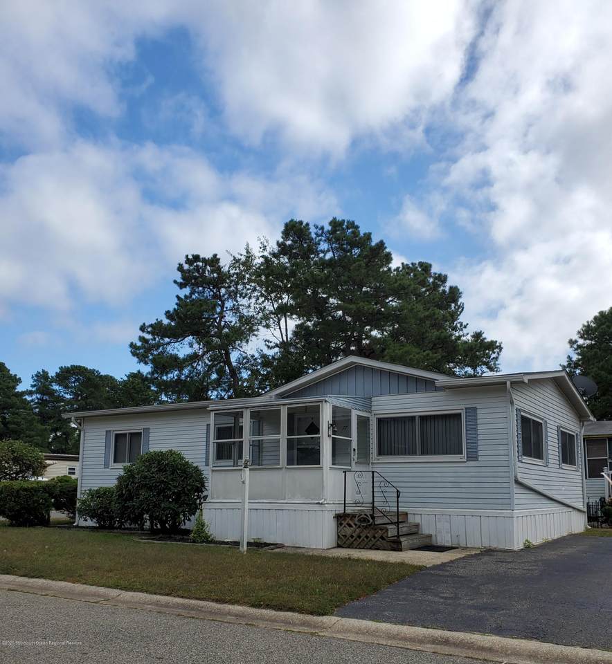 77 Beaver Avenue - Photo 1