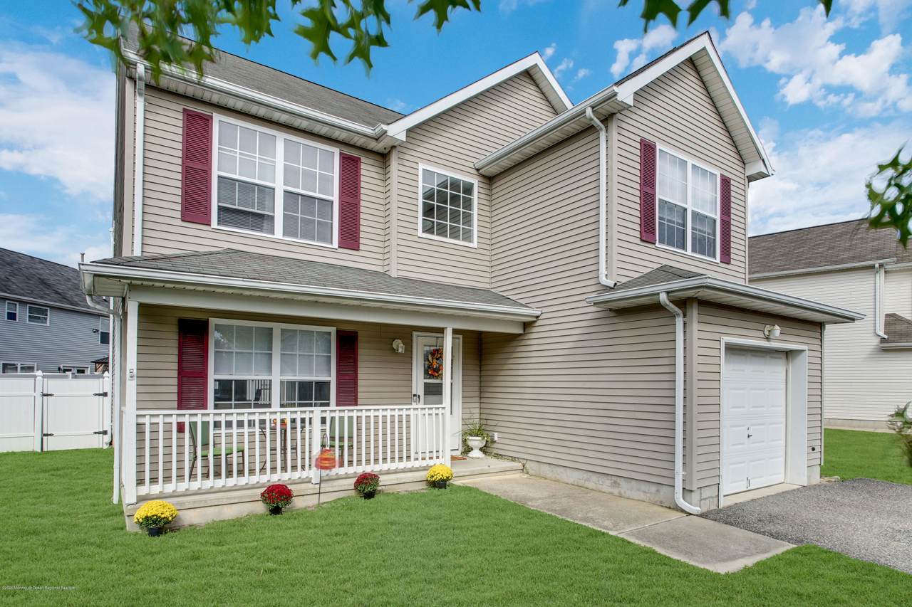 63 Dolphin Circle - Photo 1