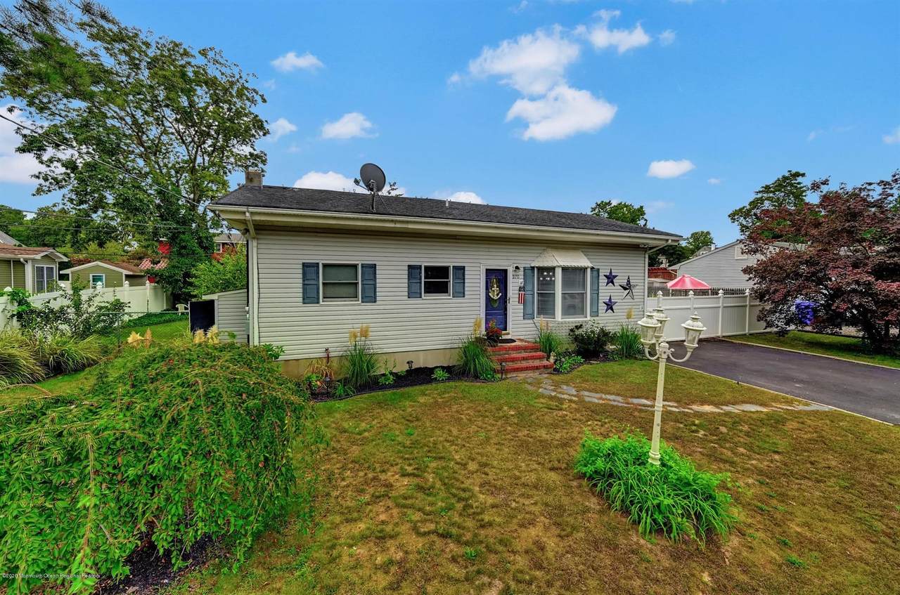 370 Delaware Drive - Photo 1