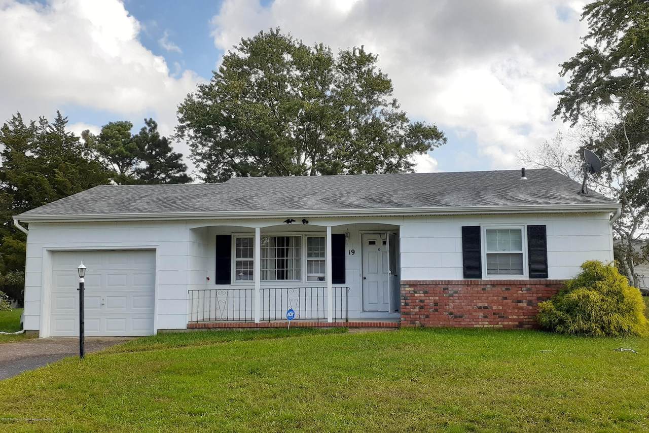 19 Carlisle Road - Photo 1