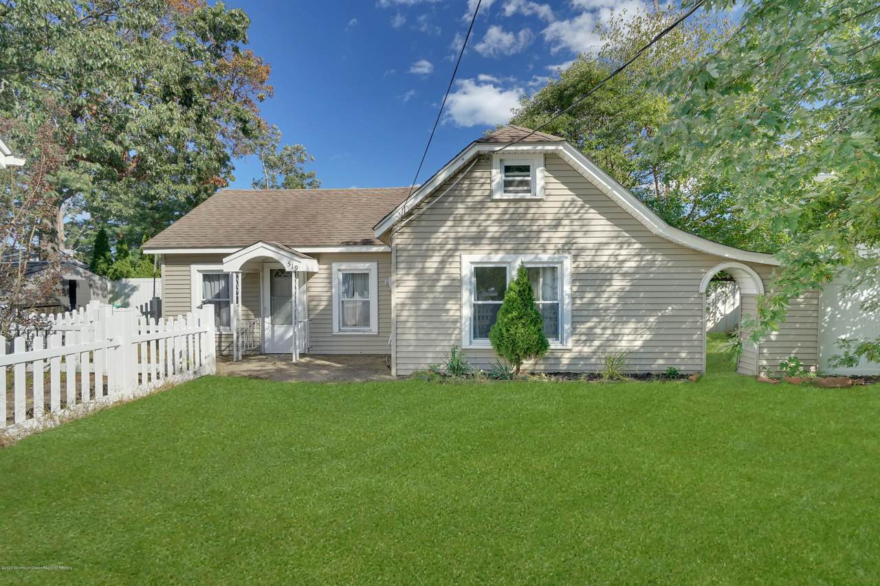 519 Laurel Avenue - Photo 1