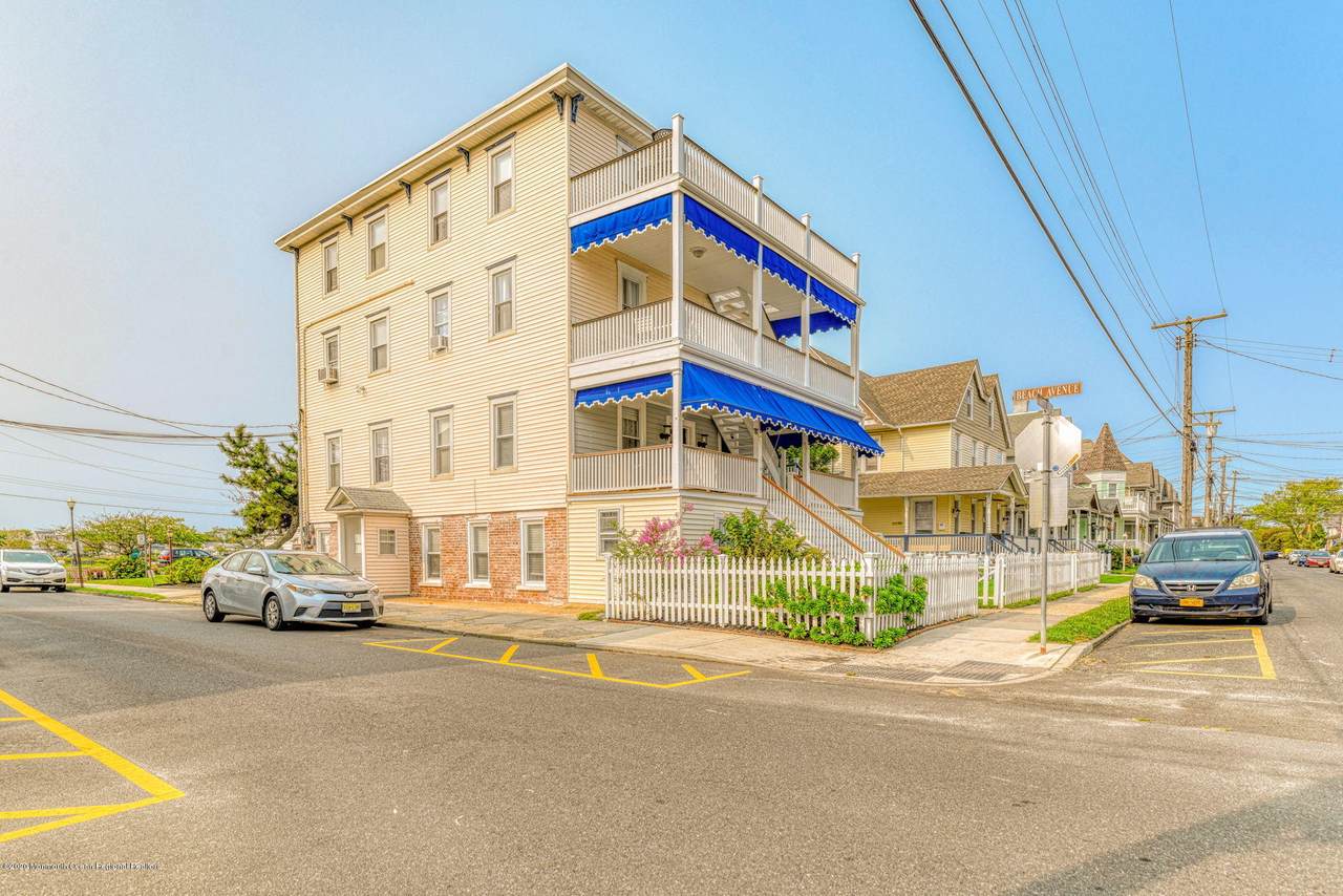 18 Abbott Avenue - Photo 1