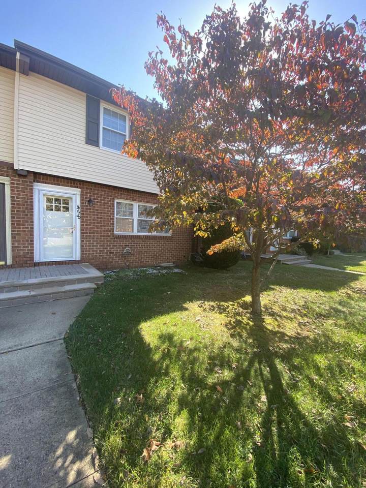 458 Lonna Court - Photo 1