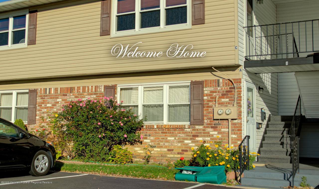 8C Maine Court - Photo 1