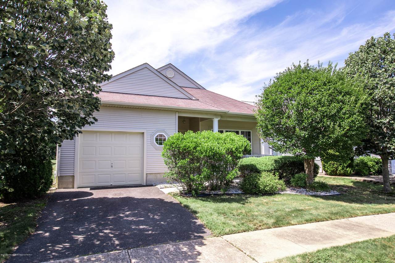 54 Rochford Drive - Photo 1