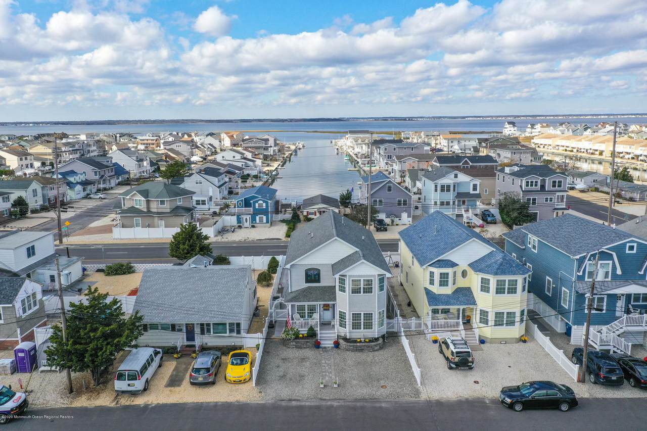 4 Sterling Avenue - Photo 1