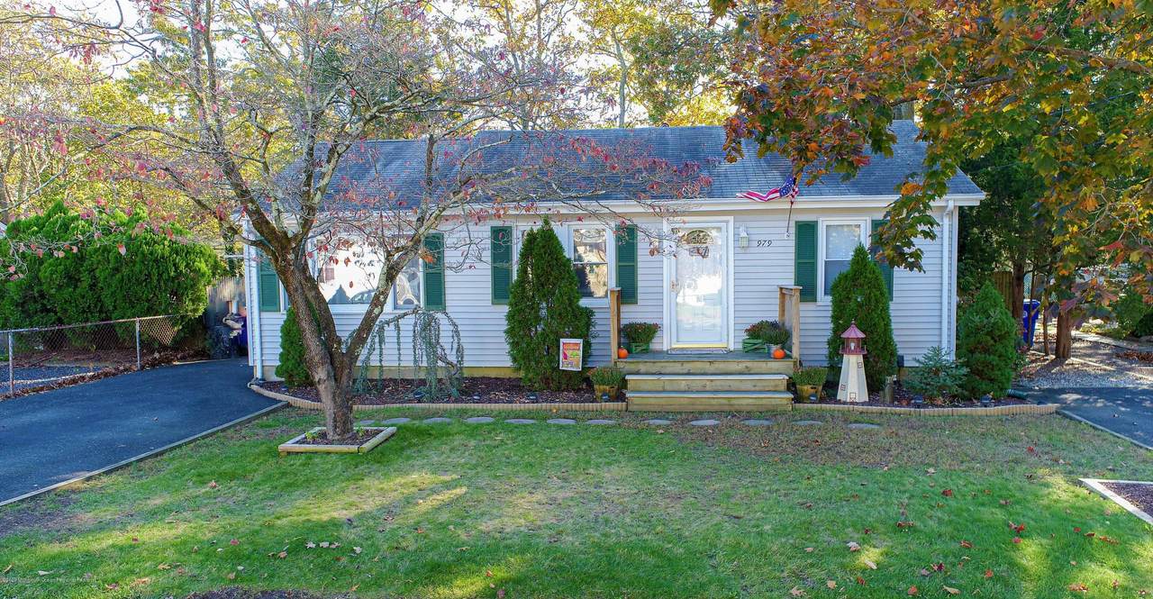 979 Gloucester Avenue - Photo 1