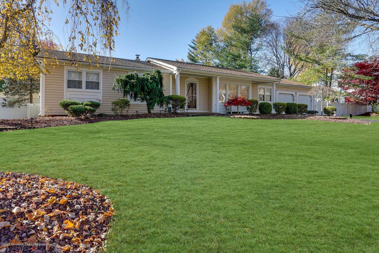 8 Memorial Road - Photo 1
