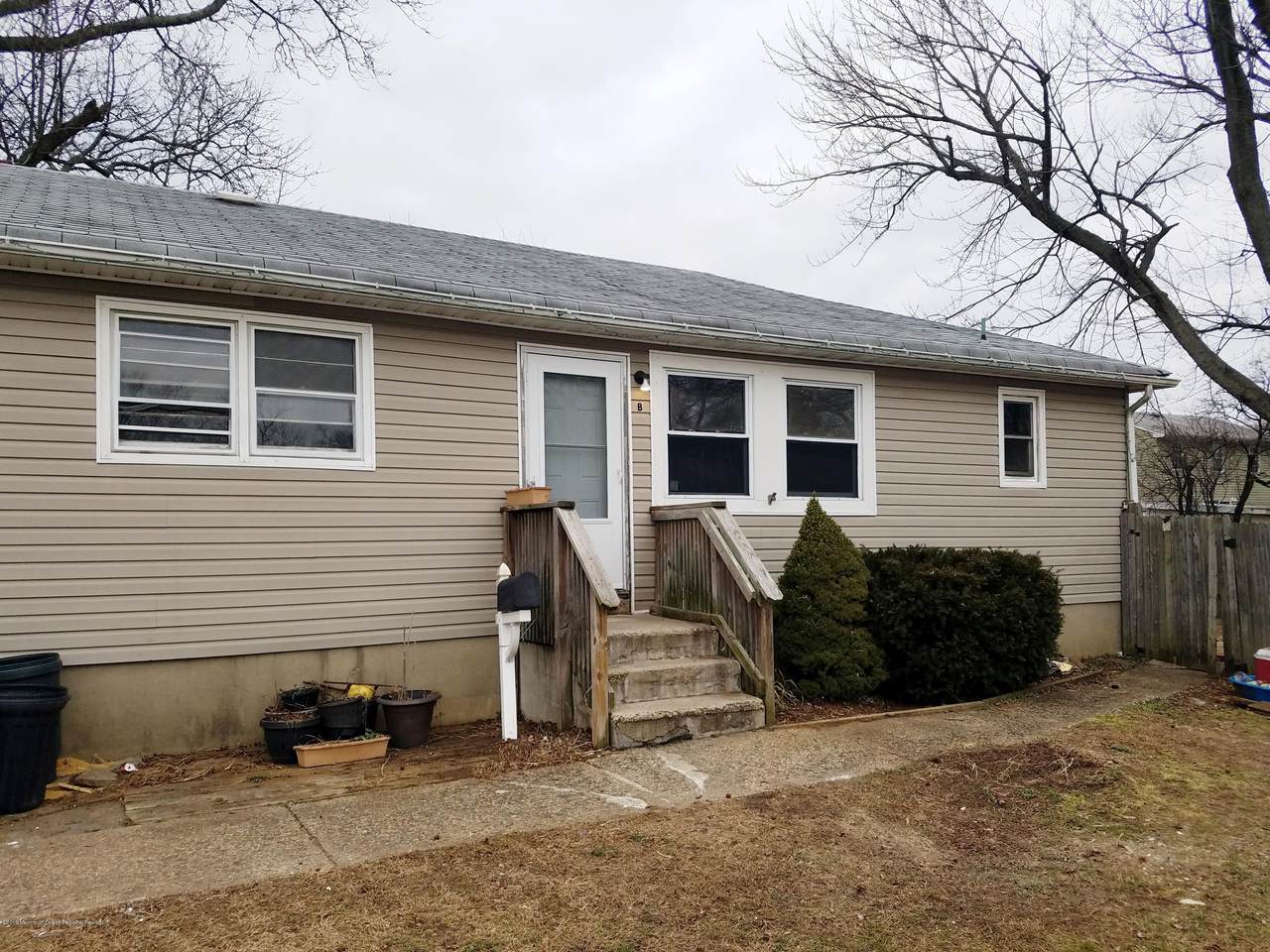 225 Port Monmouth Road - Photo 1